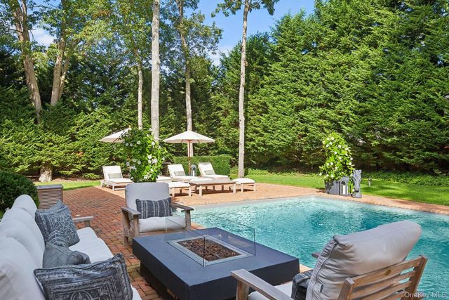 10 Bay View Road N, Southampton, NY 11968