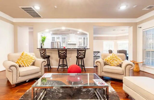 5526 Darschelle Drive, Houston, TX 77069