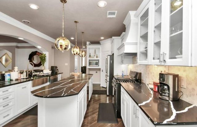 5526 Darschelle Drive, Houston, TX 77069