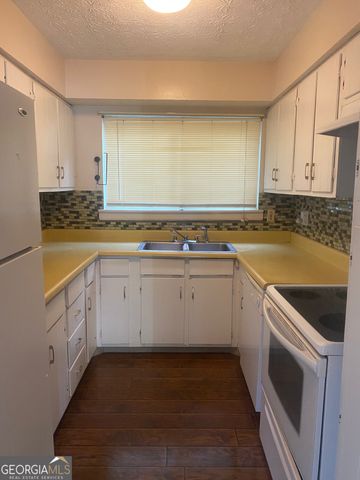 8574 Creekwood Way, Jonesboro, GA 30238