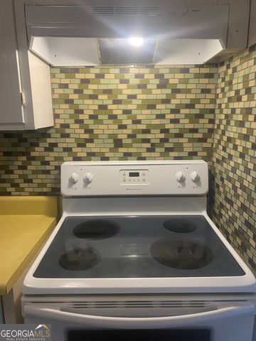 8574 Creekwood Way, Jonesboro, GA 30238