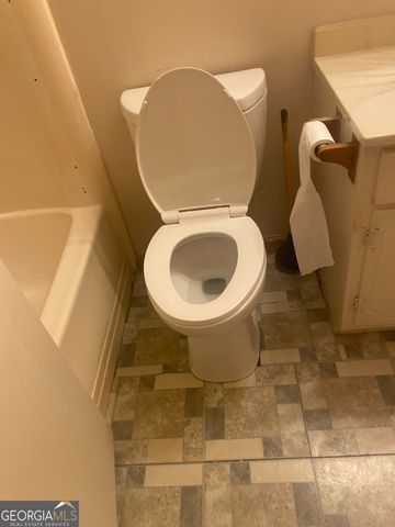 8574 Creekwood Way, Jonesboro, GA 30238