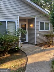 8574 Creekwood Way, Jonesboro, GA 30238