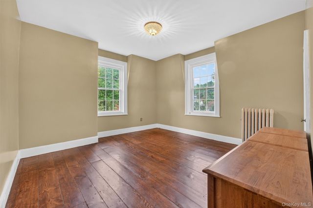 121 Old Glenham Road, Fishkill, NY 12524