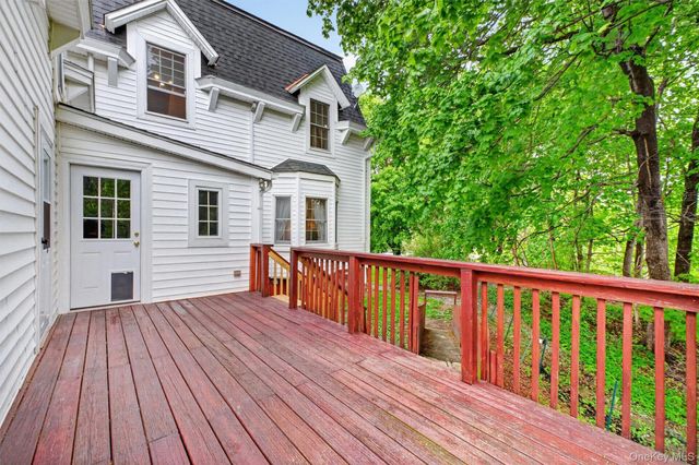 121 Old Glenham Road, Fishkill, NY 12524