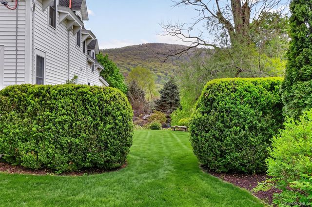 121 Old Glenham Road, Fishkill, NY 12524