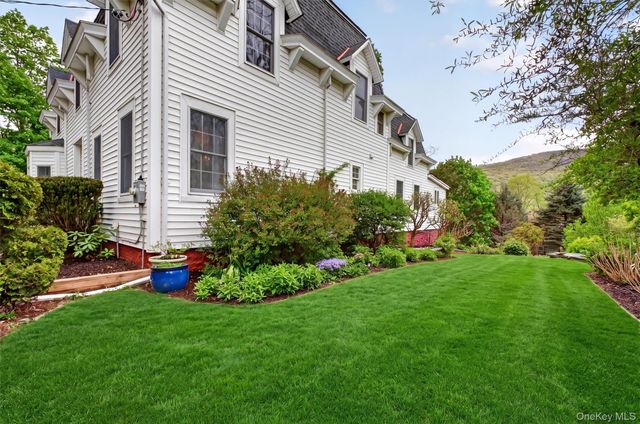 121 Old Glenham Road, Fishkill, NY 12524