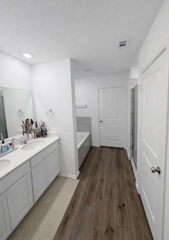 303 Alamito Ave, Kyle, TX 78640
