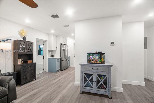 2810 NE 11th Ter, Pompano Beach, FL 33064