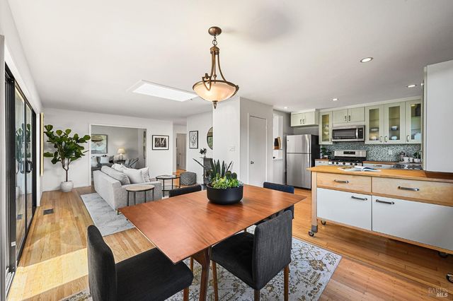 37 Manzanita Rd, Fairfax, CA 94930