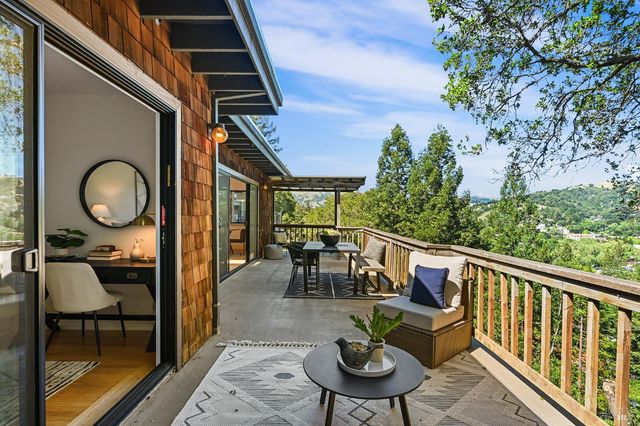 37 Manzanita Rd, Fairfax, CA 94930