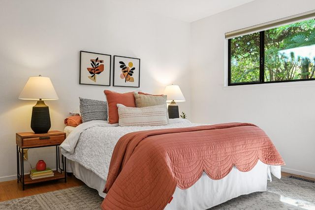 37 Manzanita Rd, Fairfax, CA 94930