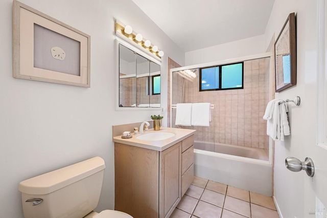 37 Manzanita Rd, Fairfax, CA 94930