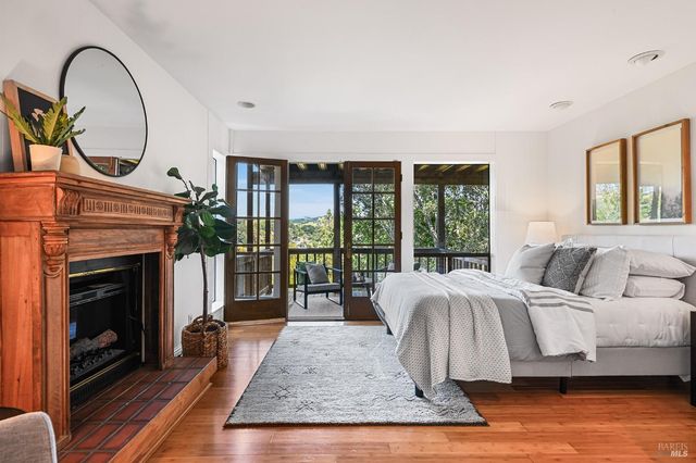 37 Manzanita Rd, Fairfax, CA 94930