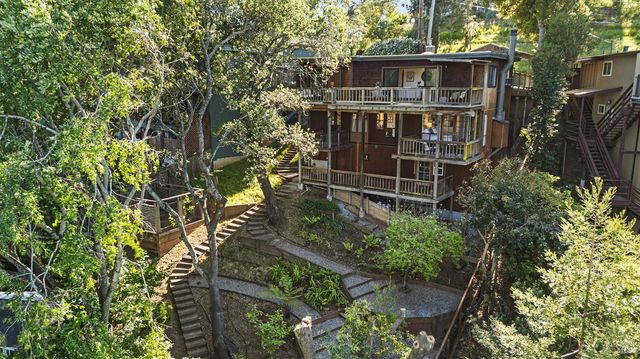 37 Manzanita Rd, Fairfax, CA 94930