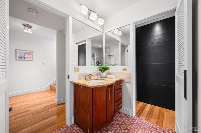 37 Manzanita Rd, Fairfax, CA 94930