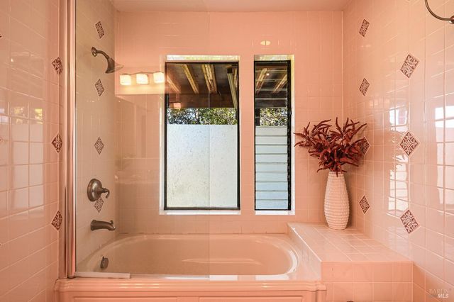 37 Manzanita Rd, Fairfax, CA 94930