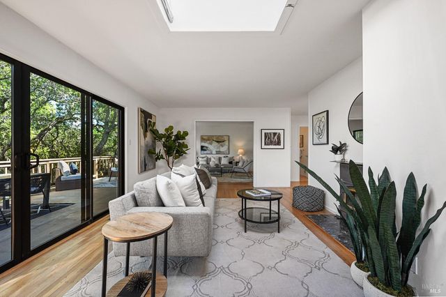 37 Manzanita Rd, Fairfax, CA 94930