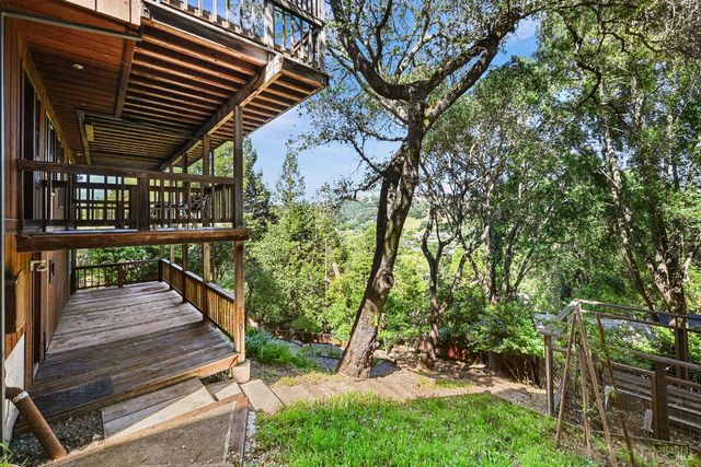 37 Manzanita Rd, Fairfax, CA 94930