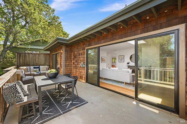 37 Manzanita Rd, Fairfax, CA 94930