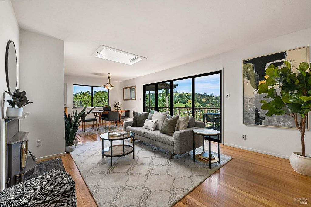 37 Manzanita Rd, Fairfax, CA 94930