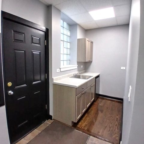 5642 W Diversey Avenue, Chicago, IL 60639