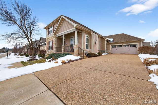 538 Triton Way Drive, Ballwin, MO 63011