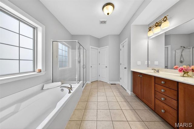 538 Triton Way Drive, Ballwin, MO 63011