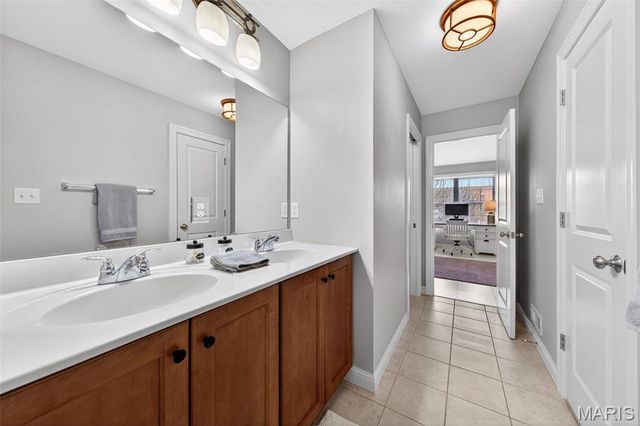 538 Triton Way Drive, Ballwin, MO 63011