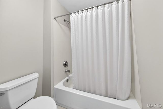 538 Triton Way Drive, Ballwin, MO 63011