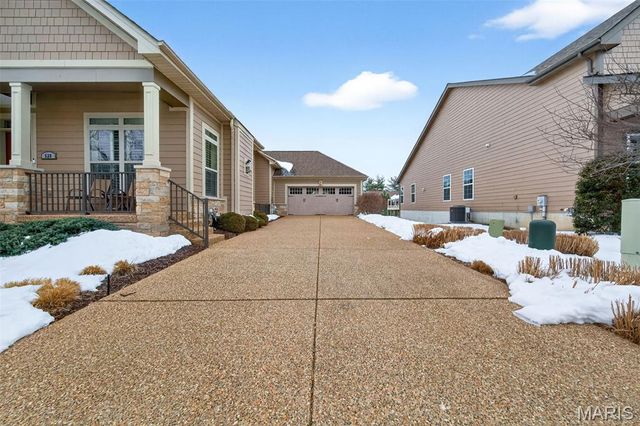 538 Triton Way Drive, Ballwin, MO 63011