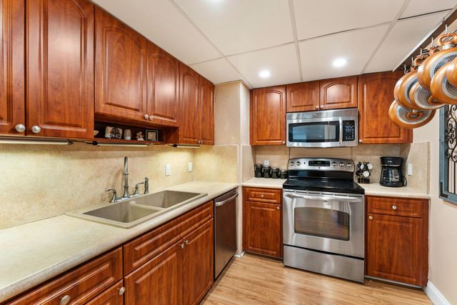 5600 N Flagler Drive 402, West Palm Beach, FL 33407