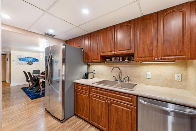 5600 N Flagler Drive 402, West Palm Beach, FL 33407