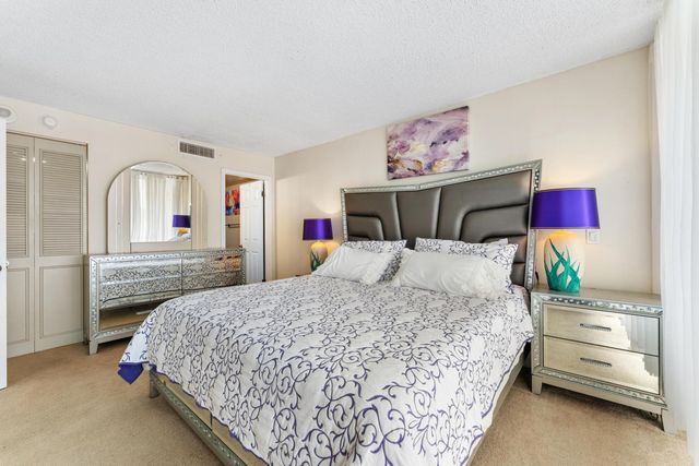 5600 N Flagler Drive 402, West Palm Beach, FL 33407