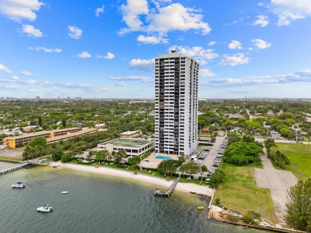5600 N Flagler Drive 402, West Palm Beach, FL 33407