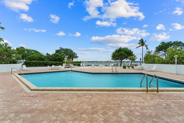 5600 N Flagler Drive 402, West Palm Beach, FL 33407