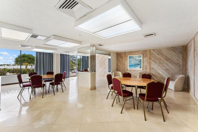 5600 N Flagler Drive 402, West Palm Beach, FL 33407