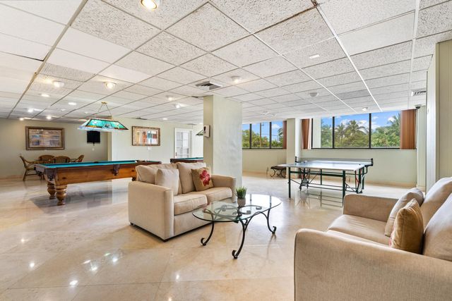 5600 N Flagler Drive 402, West Palm Beach, FL 33407