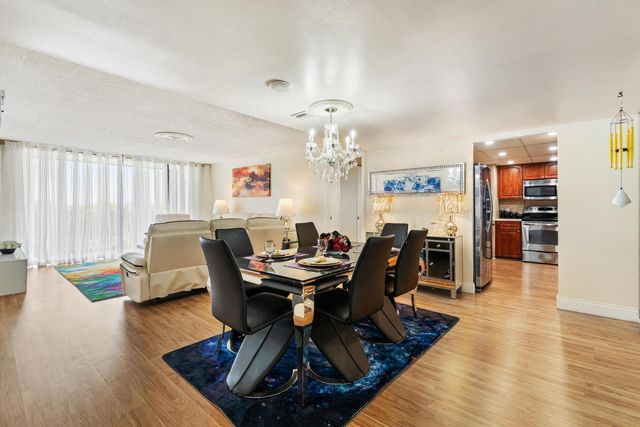 5600 N Flagler Drive 402, West Palm Beach, FL 33407