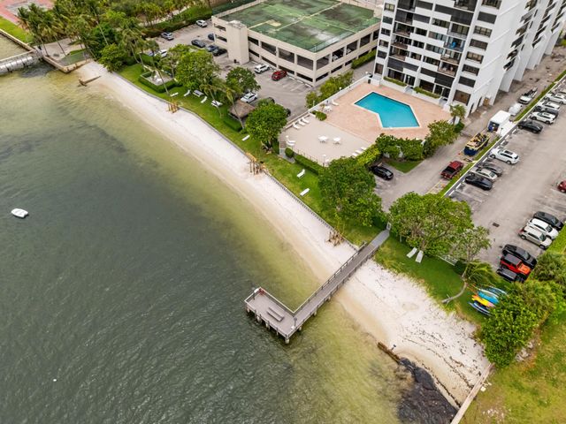 5600 N Flagler Drive 402, West Palm Beach, FL 33407