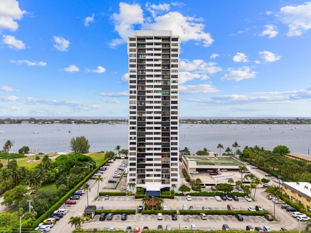 5600 N Flagler Drive 402, West Palm Beach, FL 33407