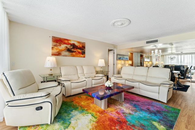 5600 N Flagler Drive 402, West Palm Beach, FL 33407