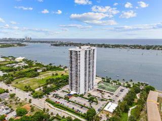 5600 N Flagler Drive 402, West Palm Beach, FL 33407