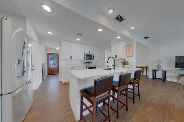 11602 GROVE STREET, Seminole, FL 33772