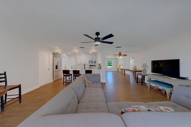 11602 GROVE STREET, Seminole, FL 33772