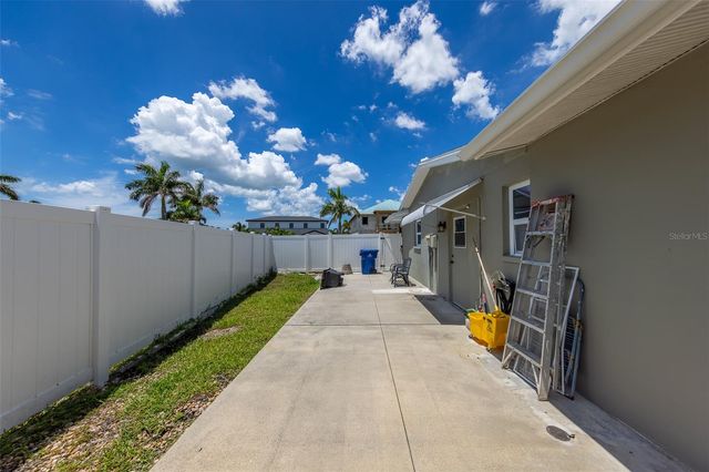 11602 GROVE STREET, Seminole, FL 33772