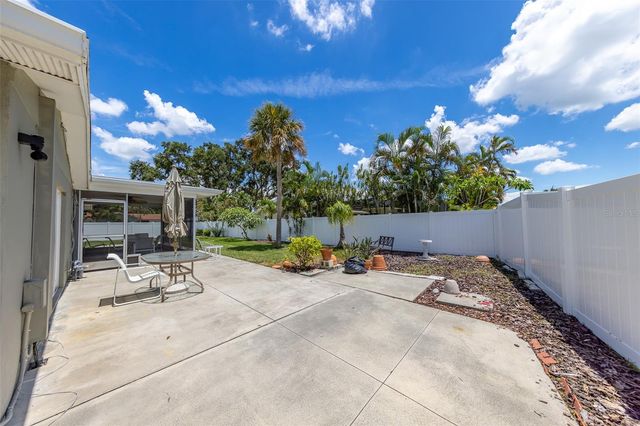 11602 GROVE STREET, Seminole, FL 33772