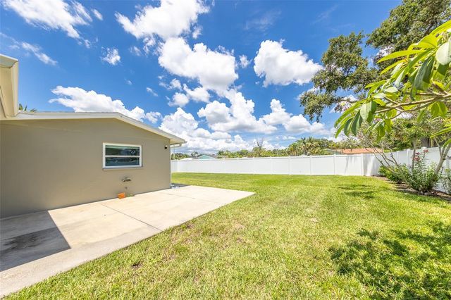11602 GROVE STREET, Seminole, FL 33772