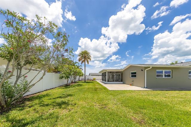 11602 GROVE STREET, Seminole, FL 33772