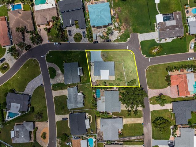 11602 GROVE STREET, Seminole, FL 33772